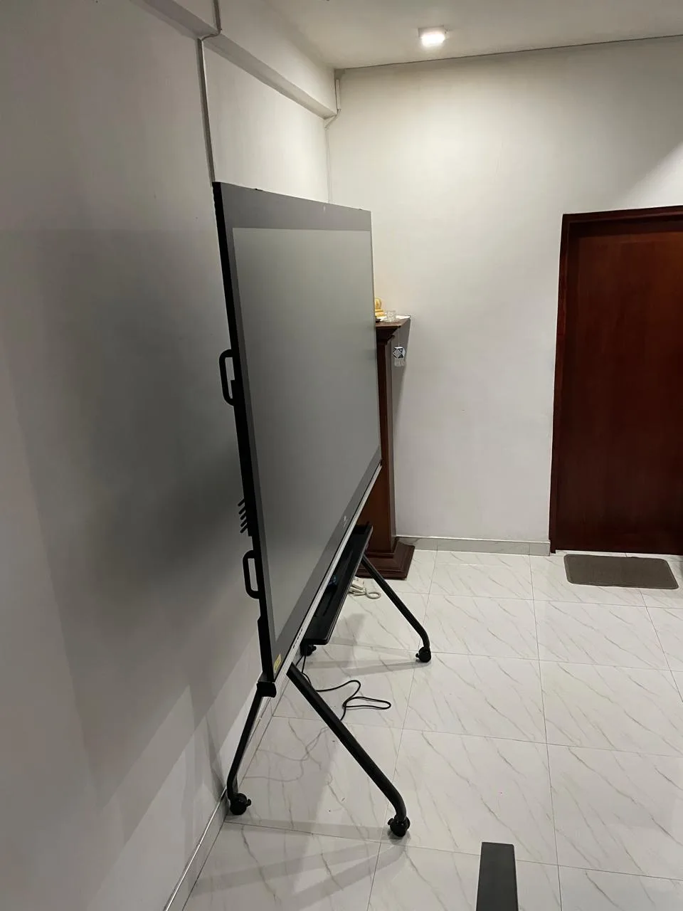 FD-R12 TV/Smart Board Trolley Stand
